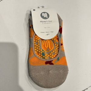 Move Active Pilates/Barre/Yoga Grip Socks